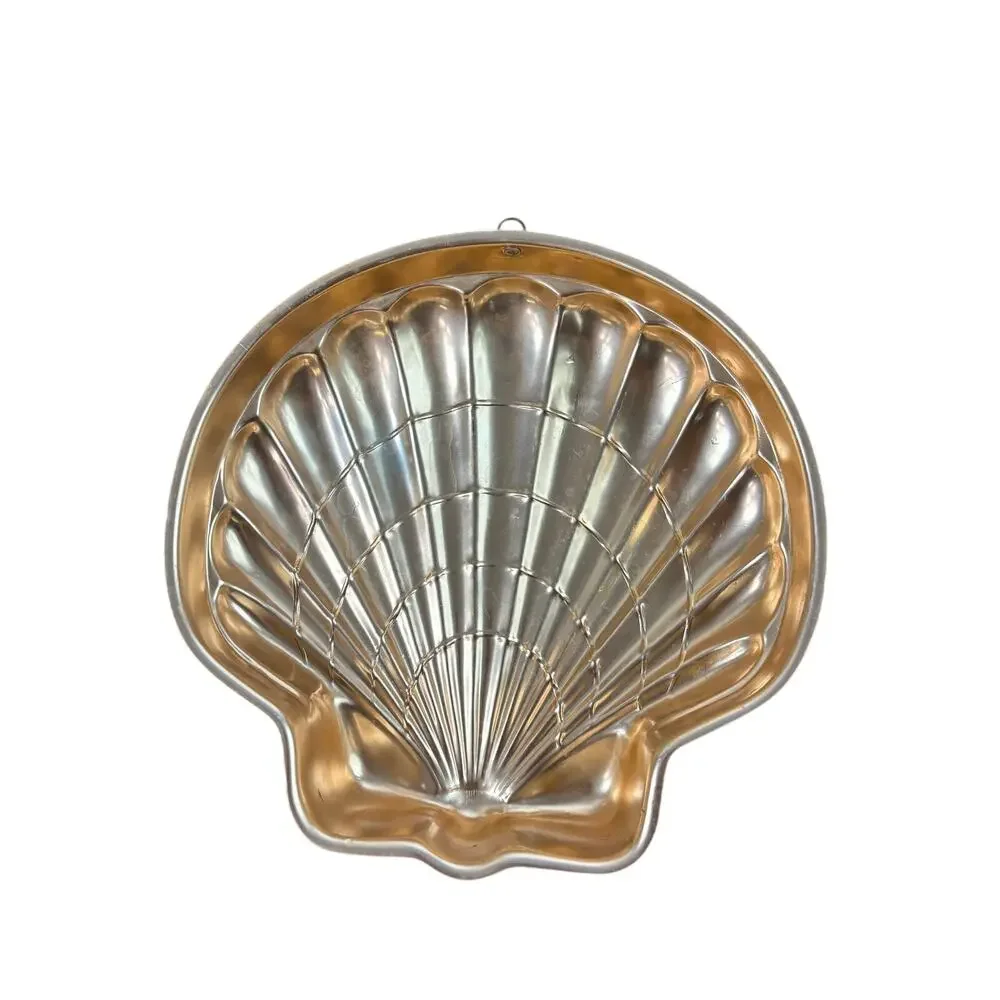 American Vintage Hanging Copper Mold- Seashell- Some wear- 10x10- Coastal